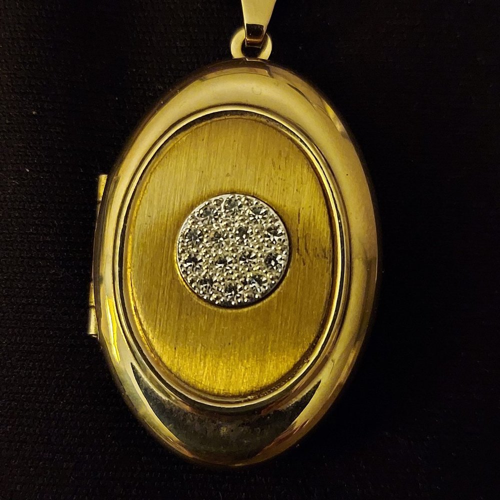 PARKLANE GOLDTONE NECKLACE LOCKET